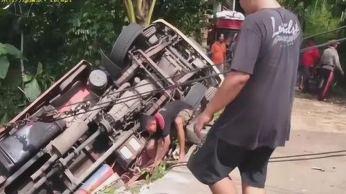 伊朗边境吃瓜群众视频,现场视频引发热议