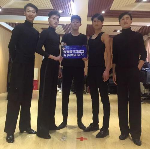 吃瓜群众李易,吃瓜群众的娱乐盛宴